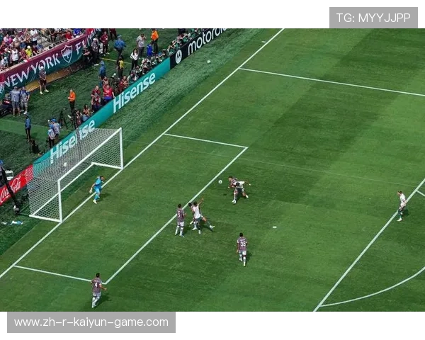 切尔西中场直塞撕碎对方防线：现代足球训练的致胜秘籍